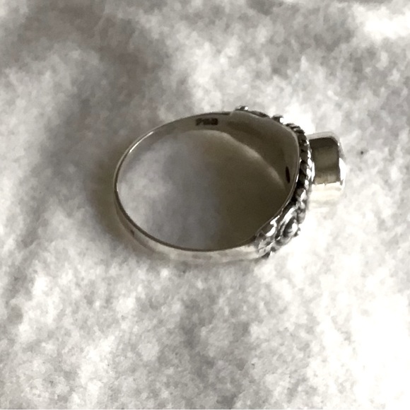 Ruby ring in artisan crafted sterling silver - Picture 3 of 7